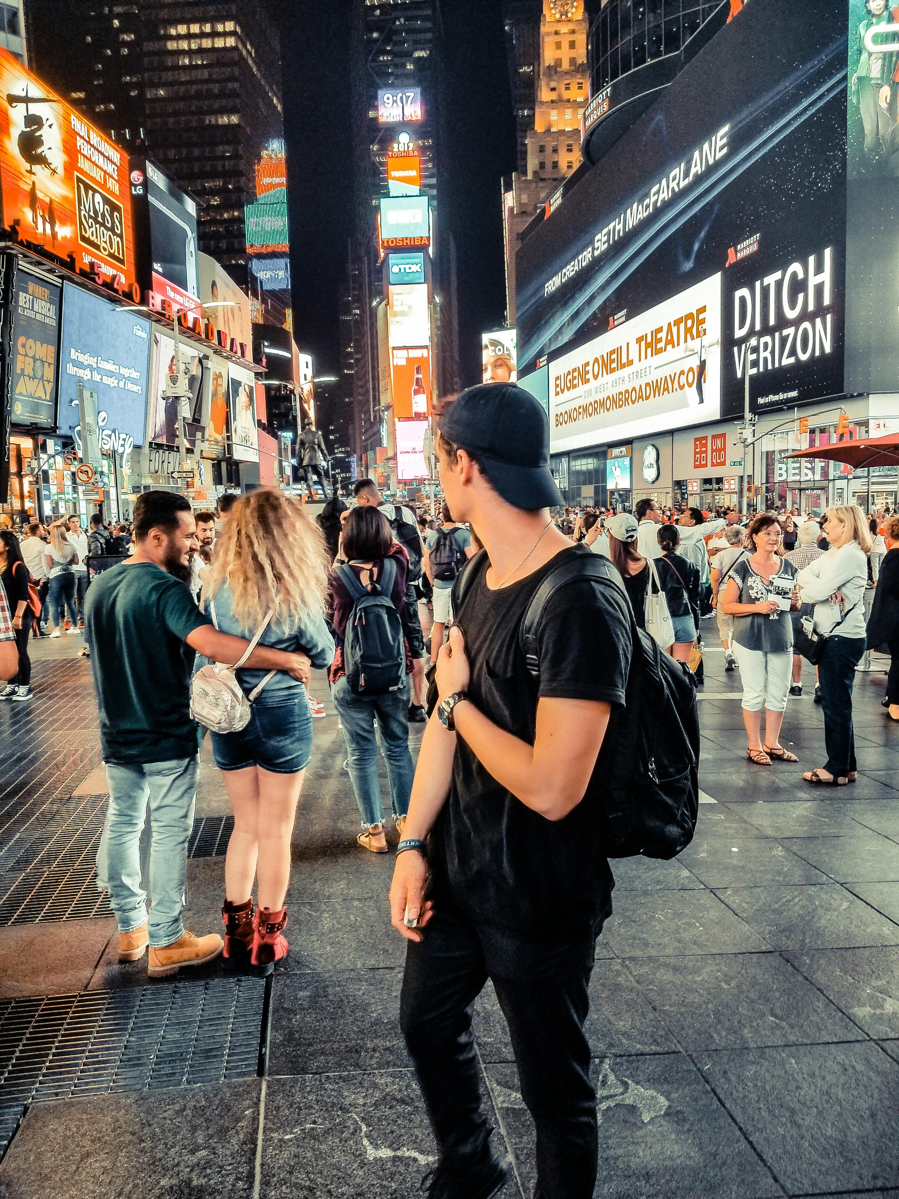 Original photo with background people